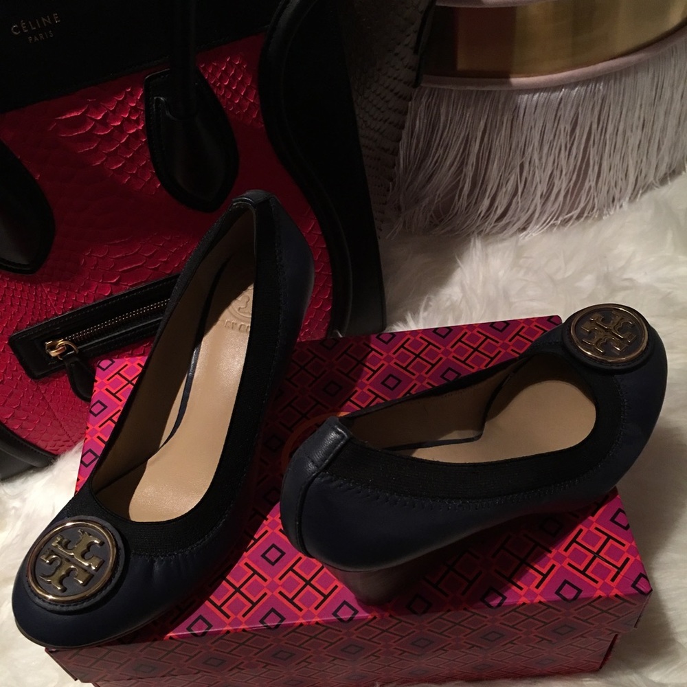 🔴SOLD🔴 Tory Burch Caroline Wedges - Blue / Black
